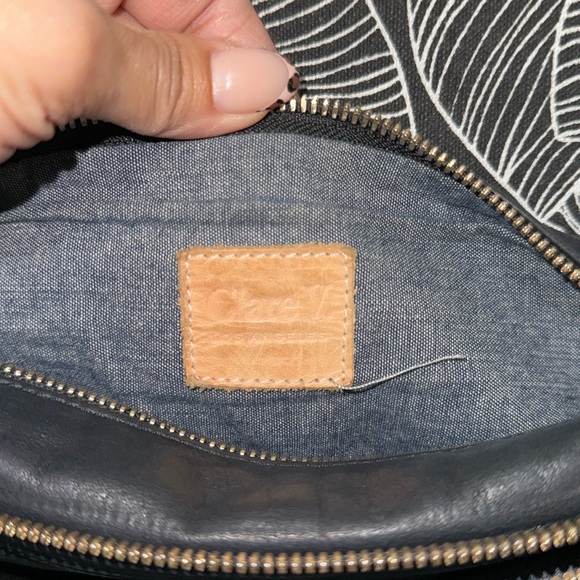 Clare V Gosee black leather and suede - Picture 3 of 10